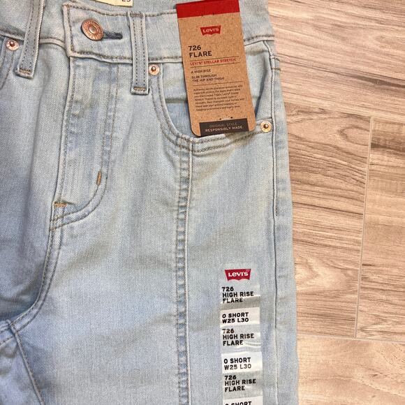 Levi's 726 High Rise Flare Split Hem Women's Light Wash Jeans 0 Short (W25 L30) - Picture 8 of 13